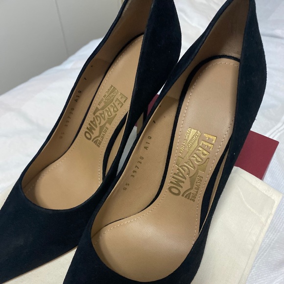 Brand new Salvatore Ferragamo Susi Pump 100mm - Picture 5 of 9